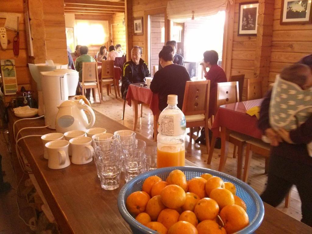 Breakfast At Tiffany'S Pension Seogwipo Rum bild
